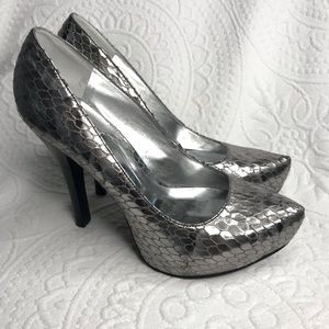 Carlos Santana Silver faux Snake Skin Size 7M